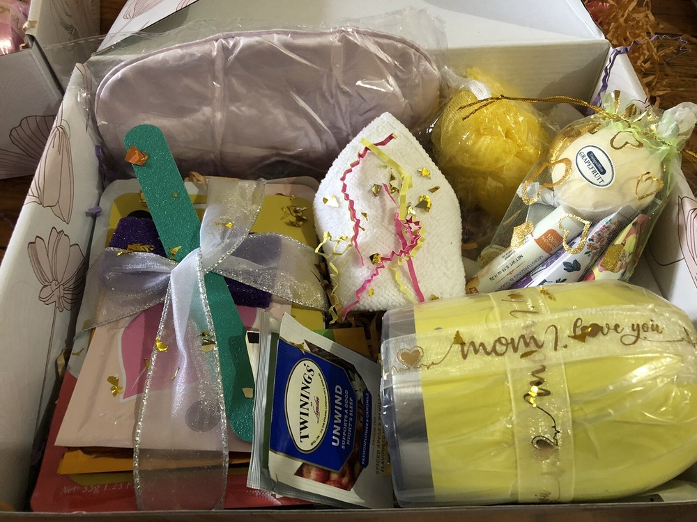 Relaxing Spa Gift Basket for Mother's Day Birthday or Self Care Appreciation-image