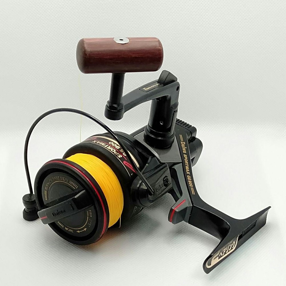 Daiwa Sportmax GS 900 Spinning Reel Carbon Body Lightly Used with Minor Scratches