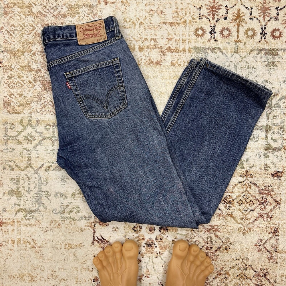Vintage Levi’s 751 Jeans W34xL32 Size Classic Y2K 00s style USA Old Money