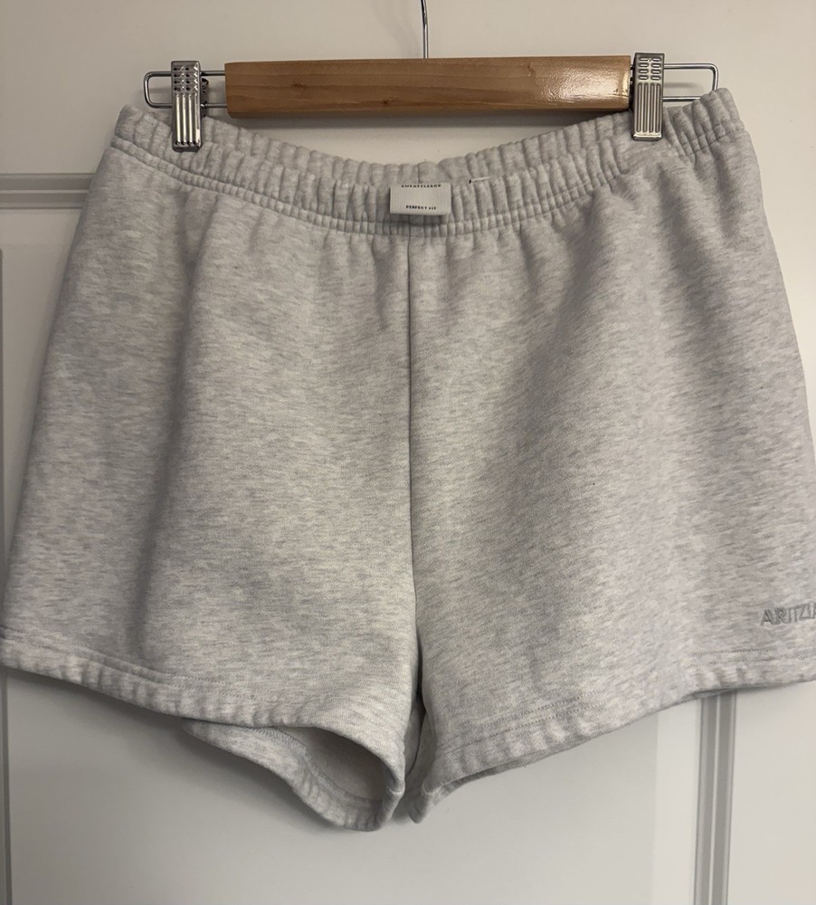 Aritzia Sweatfleece Perfect Fit Fleece Shorts Size Medium