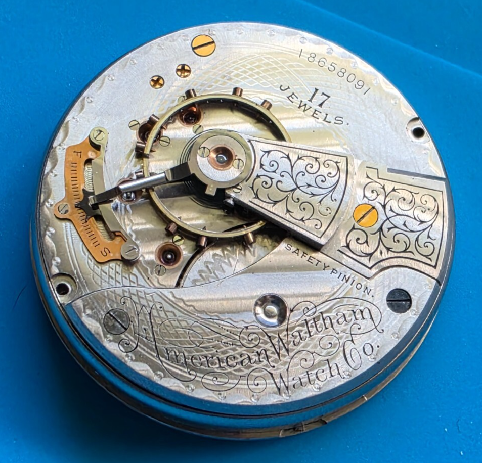 CLEAN 18 SIZE WALTHAM GRADE 825 17 JEWEL POCKET WATCH MOVEMENT  !KEEPING TIME!