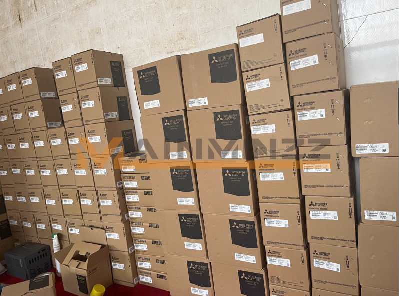 One New Mitsubishi PLC Module FX3U-32MR