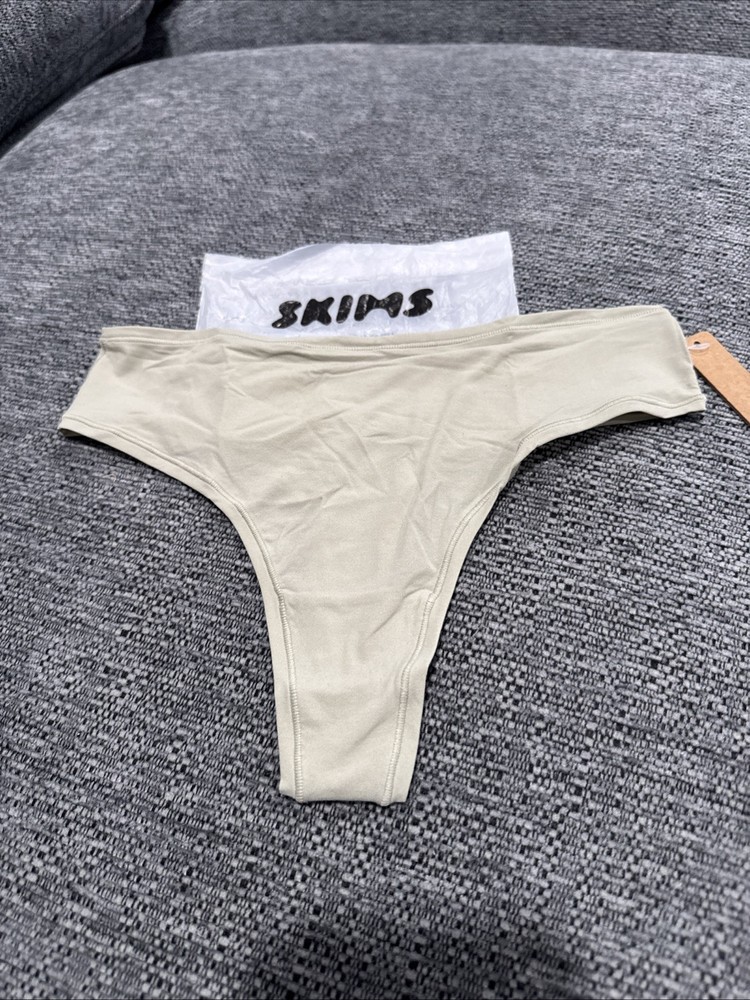 NWT Skims Light Green Fits Everybody Thong Small Comfortable Talc Green #7052