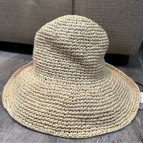 MODERN MONARCHIE Hat Small Toquilla Straw Handmade Sun Beach Broad Rim Neutral