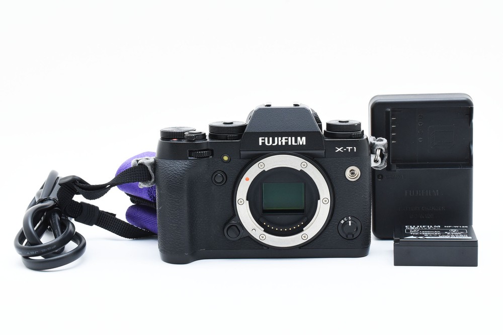 Fujifilm X-T1 Mirrorless Digital Camera Black MINT Condition Japan Import