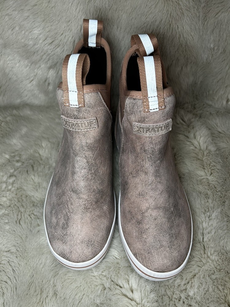 Xtratuf Women's Leather Ankle Deck Boot - Pink Cream