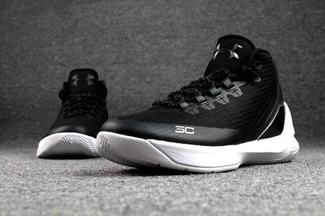 Size 13 - Under Armour Curry 3 Cyber Monday-image