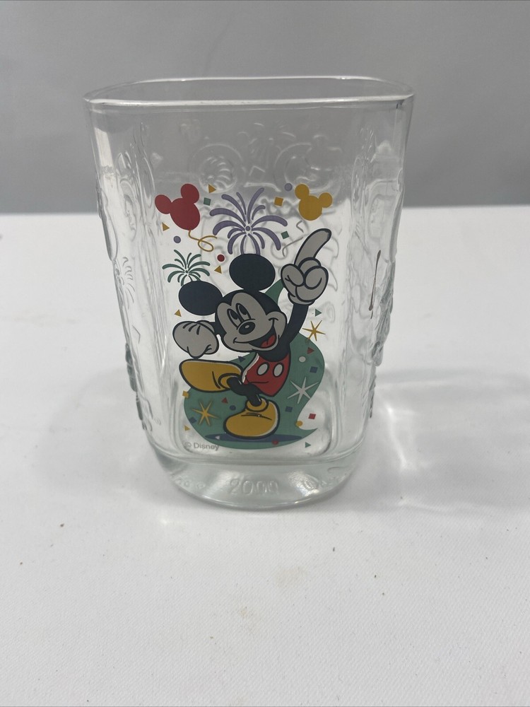 McDonalds Walt Disney Magic Kingdom Mickey Mouse 2000 Millennium Collector Glass