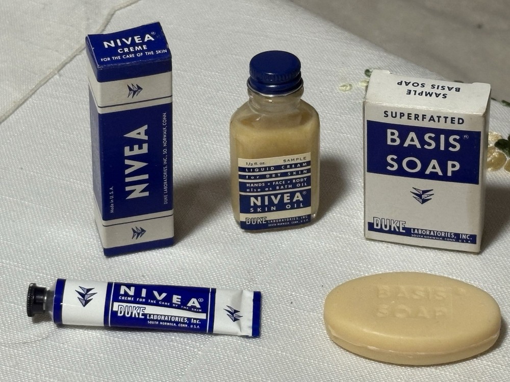Vintage Nivea Skin Cream Oil & Soap 3-Piece Travel Kit New Old Stock-image