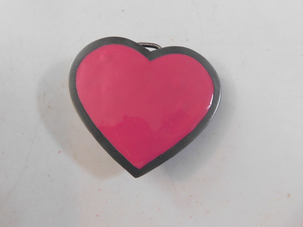 2002 PINK HEART SHAPE BELT BUCKLE PINK ENAMEL NEW