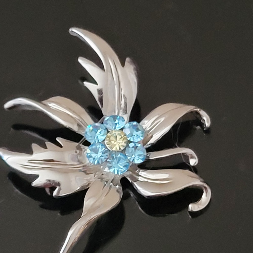 Silver Color Fine Floral Leaf Brooch Aurora Borealis Blue Rhinestones in Middle