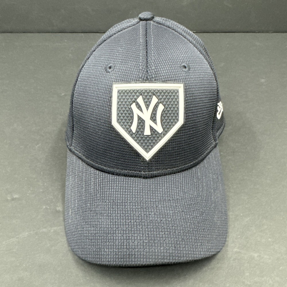 New York Yankees On Field Hat Cap New Era 39Thirty Blue with White Base