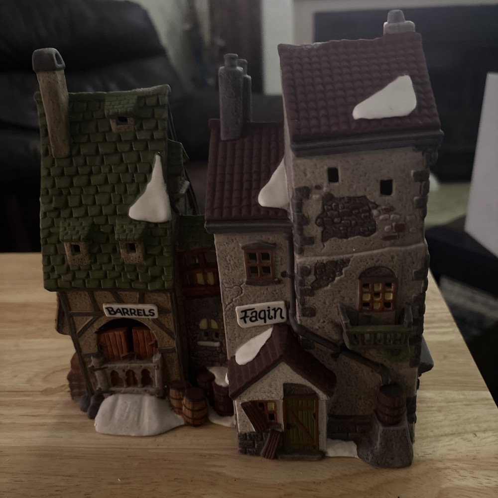 Dept 56 Dickens Village Oliver Twist Fagins Hideaway 1990 MINT Collectible #5552-2  