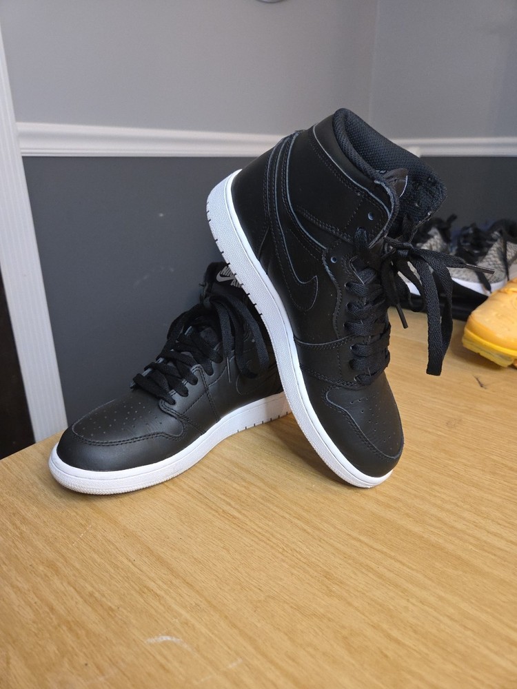 Jordan 1 Retro High OG Cyber Monday (2015) 575441-006 Size 7Y W COA-image