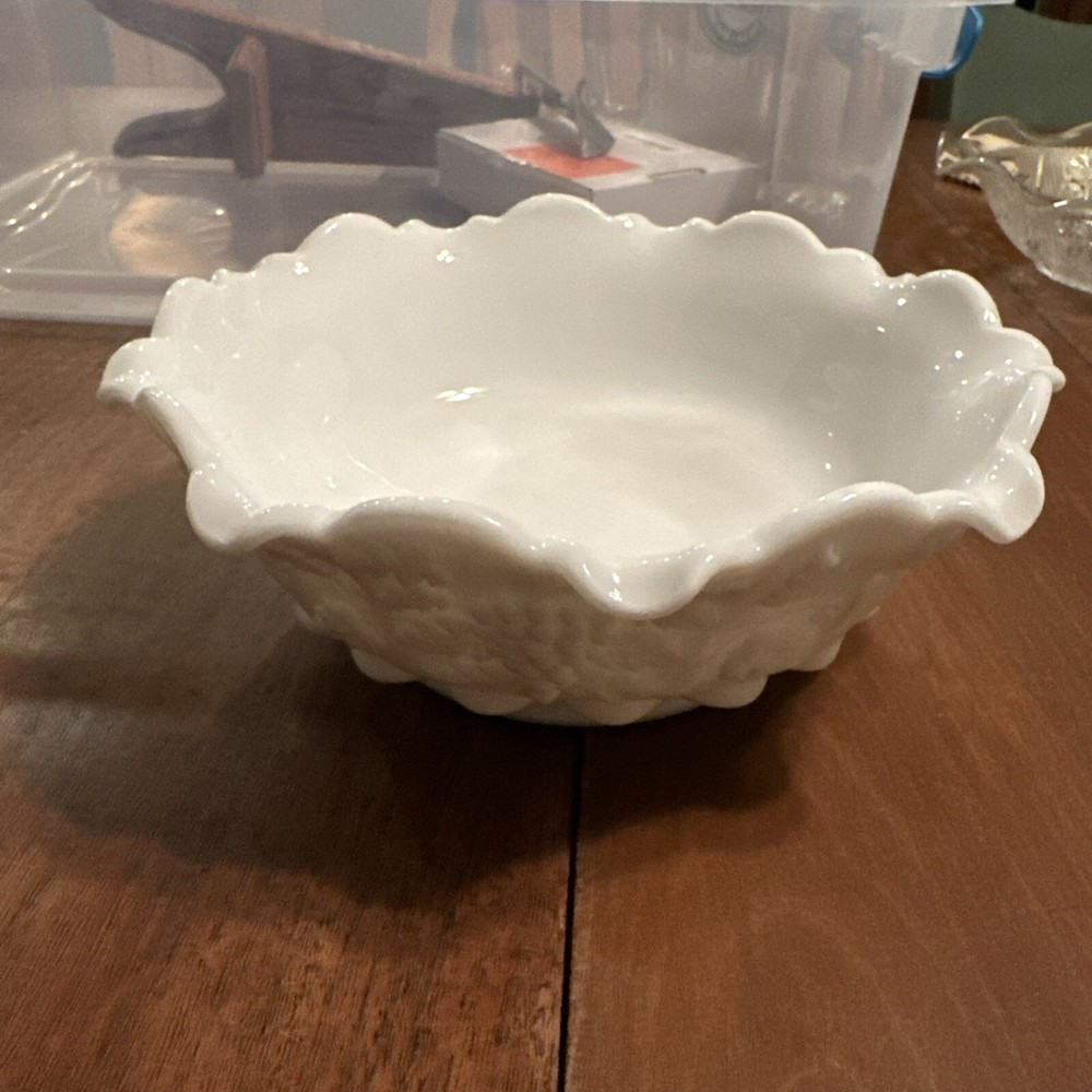 Vintage Westmoreland White Milk Glass Paneled Grape Serving Bowl 9.5 Inch