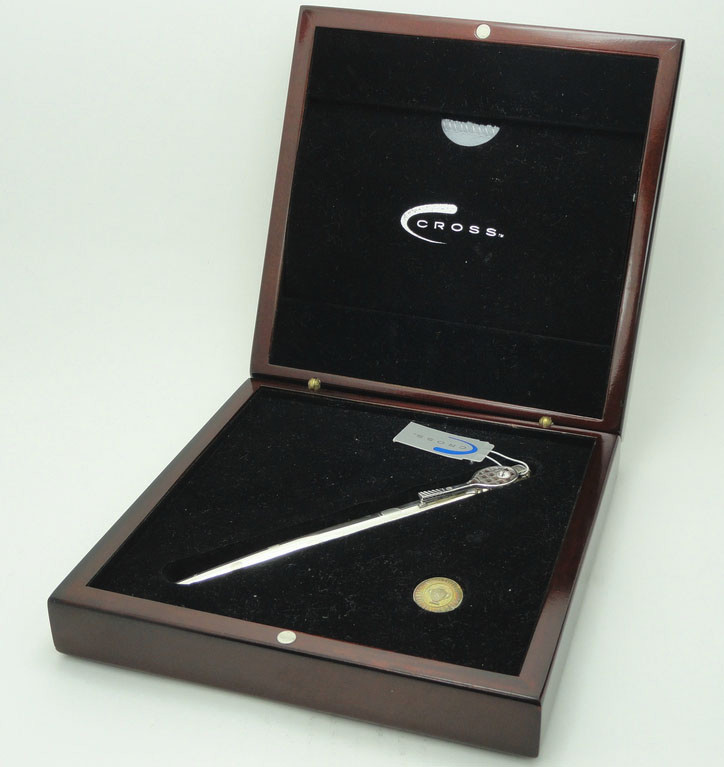 Cross  Limited Edition Fountain Pen Sterling Silver With 18K Gold Nib New In Box