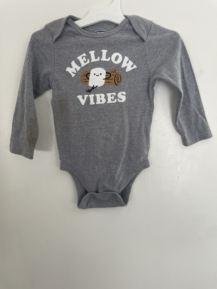 Old Navy Baby Boy Mellow Vibes Marshmallow Cotton Long Sleeve Bodysuit Gray 18M