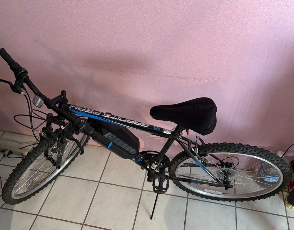 26-inch Black & Blue Roadmaster Granite Peak Men's MTB