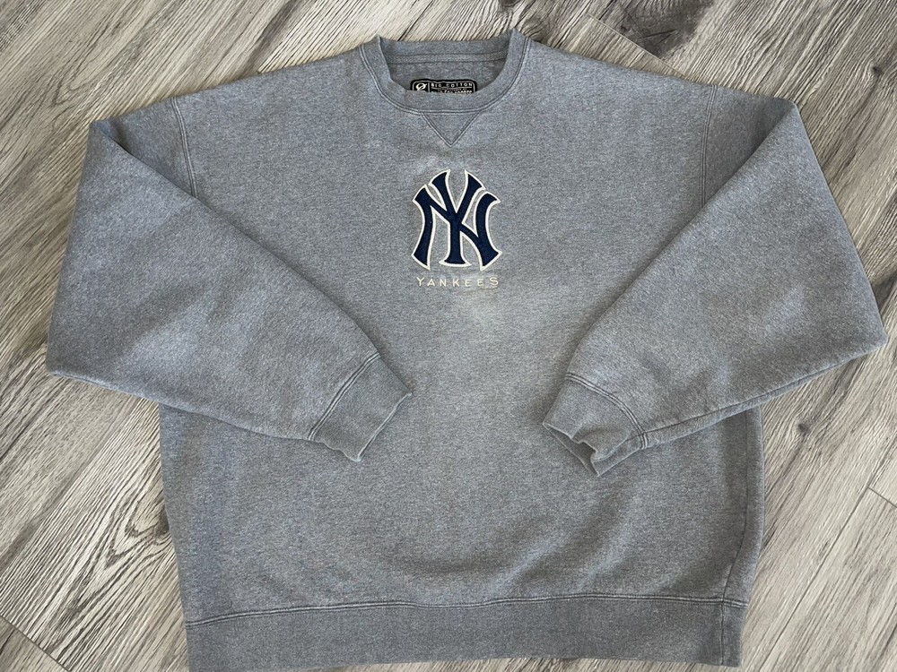 Vintage New York Yankees Gray Crewneck Sweatshirt in Mens XL MLB Baseball Gear