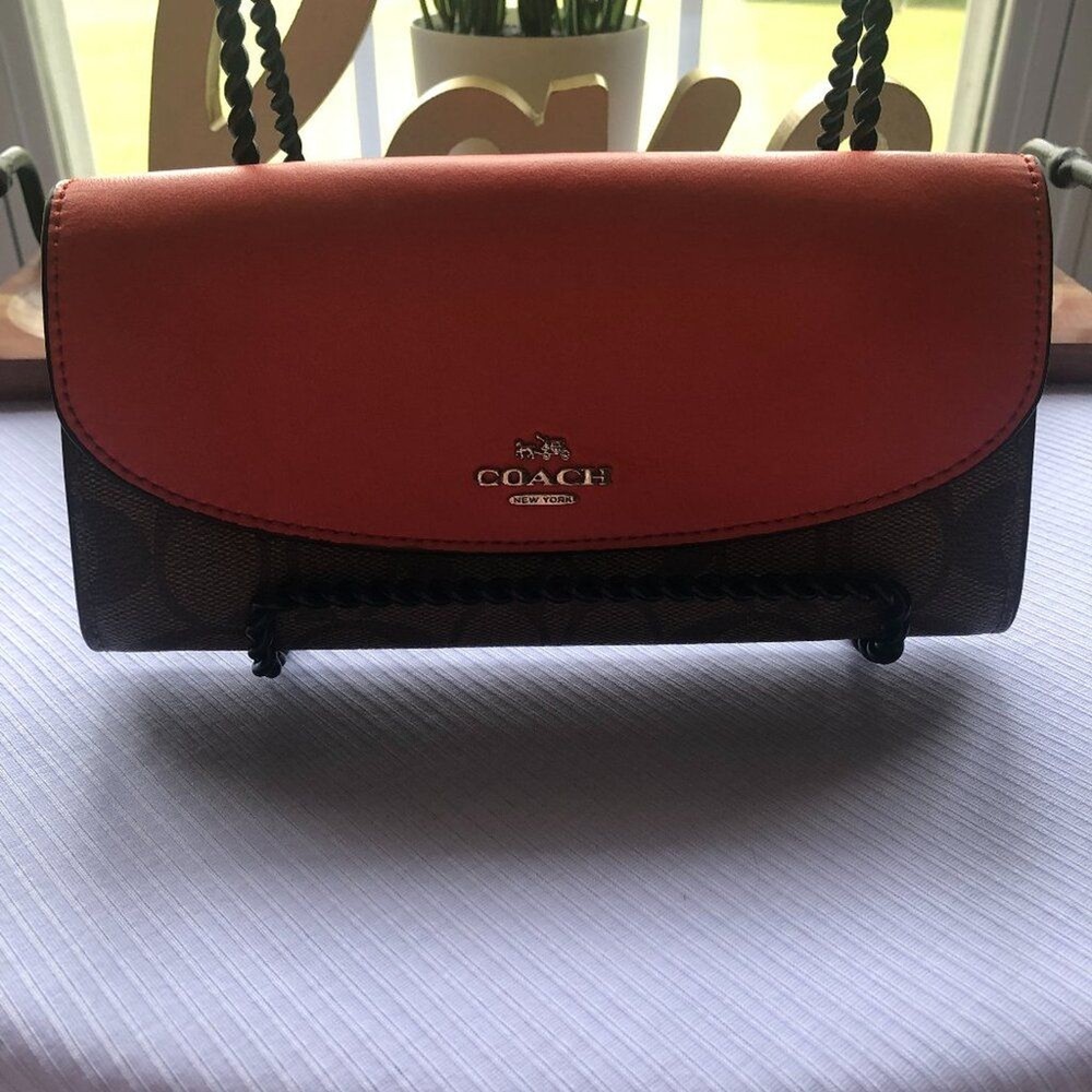 Coach Leather Wallet for Women and Men - Stylish & Functional