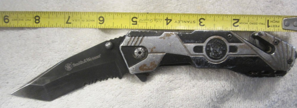 1 Smith & Wesson  Pocket Knife Tactical Rescue Folding,glass breaker,rope cutter