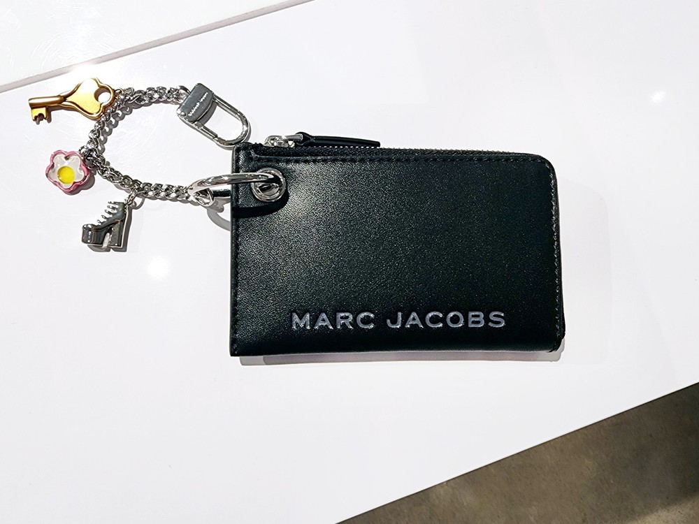 Marc Jacobs Black Leather Charm Wallet Includes Dust Bag