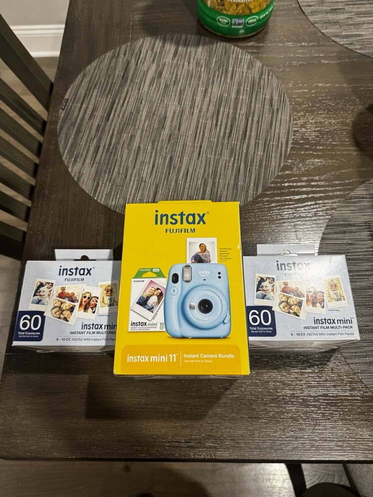 Fujifilm Instax Mini 11 Camera Bundle in Sky Blue with 120 Film