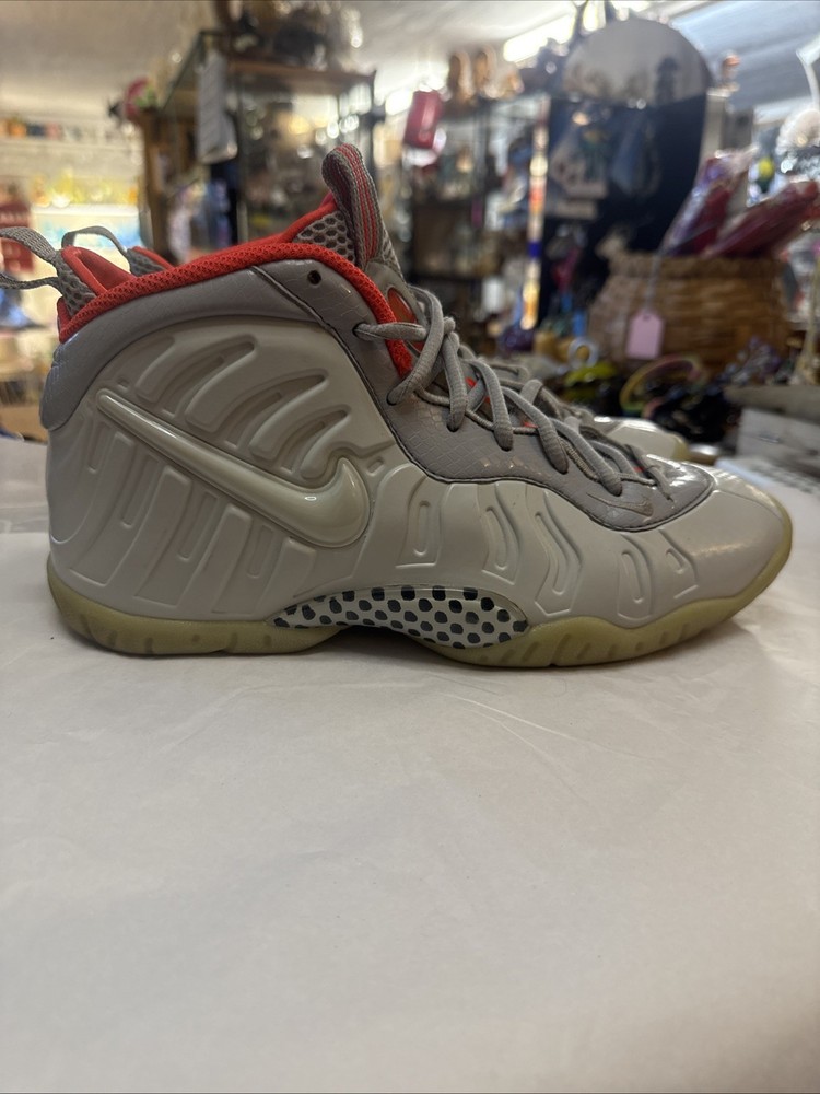 the Nike Little Posite Pro (GS/Youth size) in the 'Pure Platinum' colorway