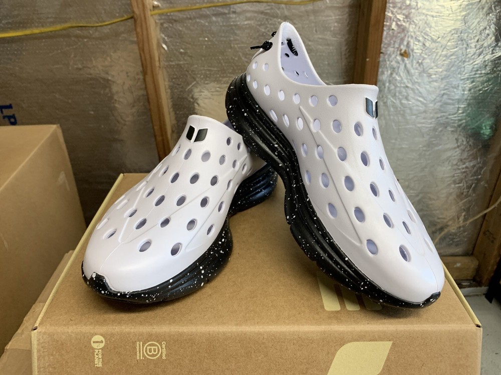 Kane Footwear Recovery Shoe Revive White/Black Speckle Men's size 10  Women's 12