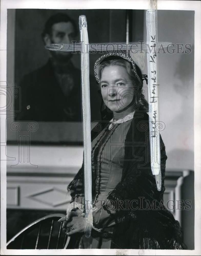 1953 Press Photo Actress Helen Hayes stars in 