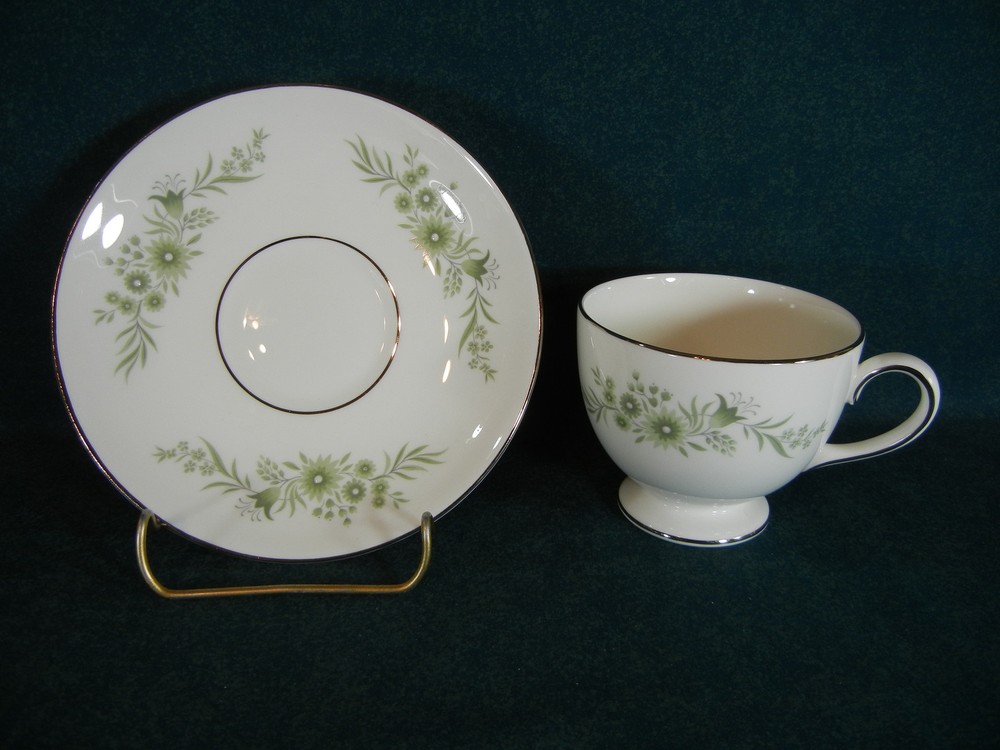 Wedgwood Westbury R4410 Cup and Saucer Set(s)