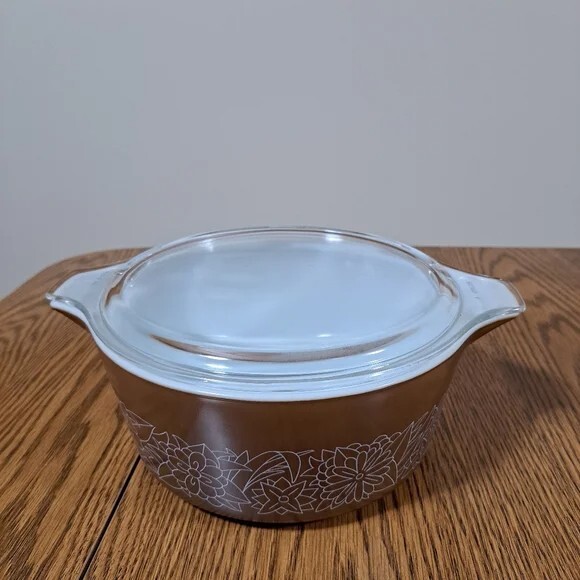 Vintage Pyrex 475-B Woodland 2.5L Casserole Dish with Lid