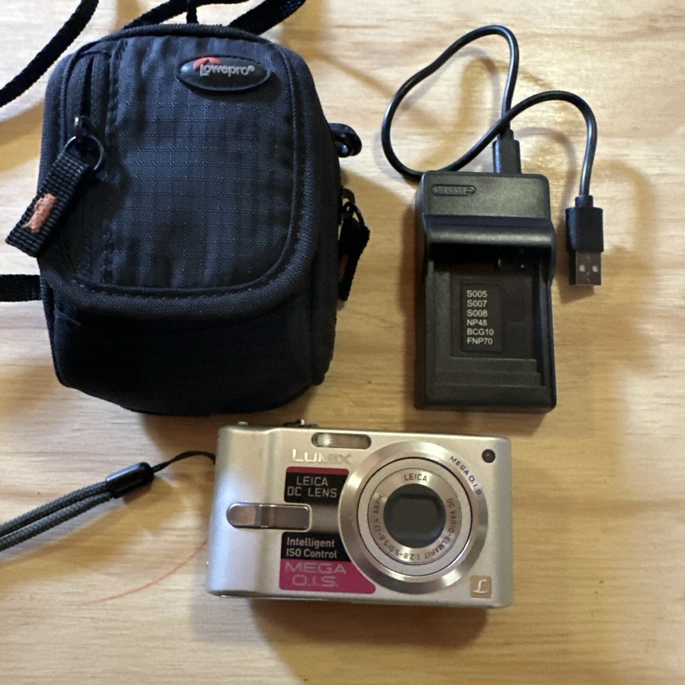 Panasonic LUMIX DMC-FX10 6.0MP Digital Camera - Silver