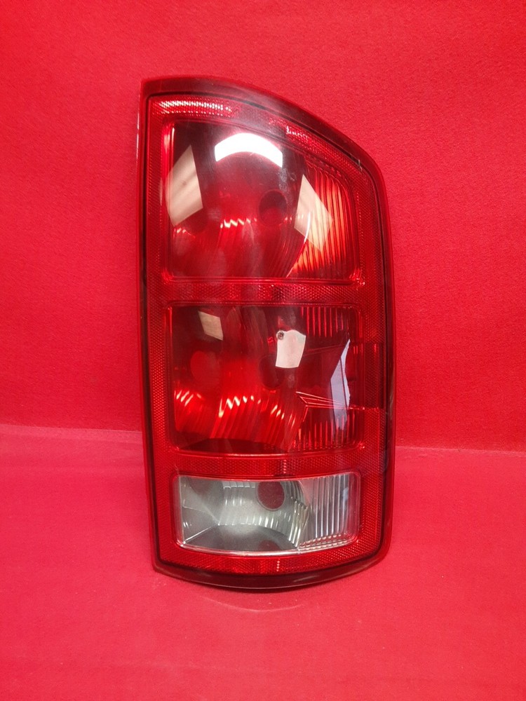 2002 - 2006 Mopar Dodge Ram 1500 / 2500 / 3500 Right Rear Passenger Taillight