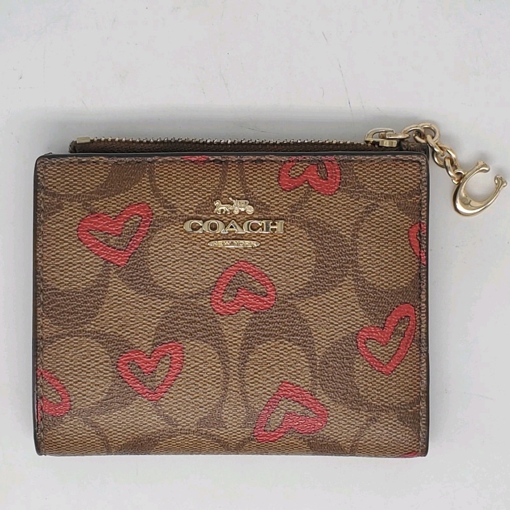 COACH Wallet With Heart Dssign Gold Chain Leather Mini Coin Zip ID Card Case VG