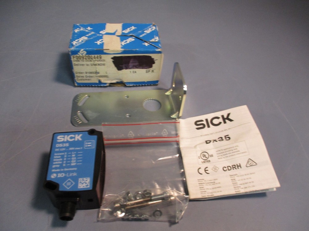 SICK DX35  DS35-B15521 Laser DIstance Measuring Sensor DC 12V...30V 1 057 654