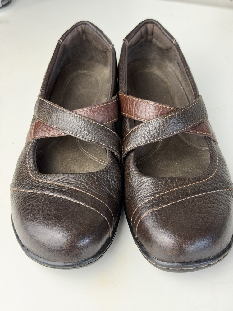 Clarks Womens 8.5M Brown Leather Mary Jane Comfort Shoes Hook Loop Casual Flats