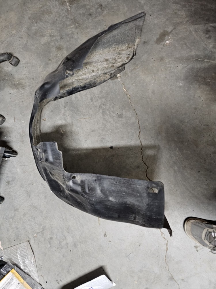 JEEP CHEROKEE FRONT RIGHT SIDE FENDER LINER SPLASH GUARD SHIELD OEM 2014 ??