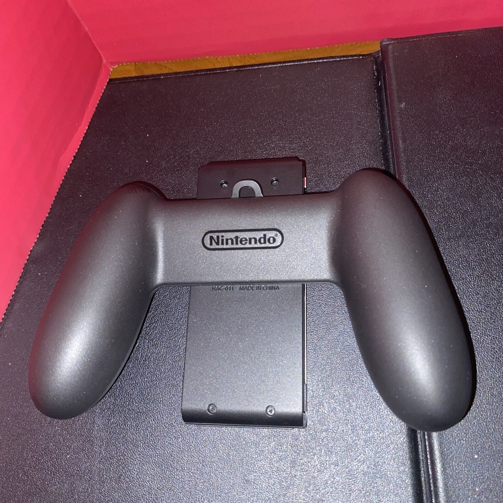 Nintendo HAC-011 Charging Grip for Nintendo Switch
