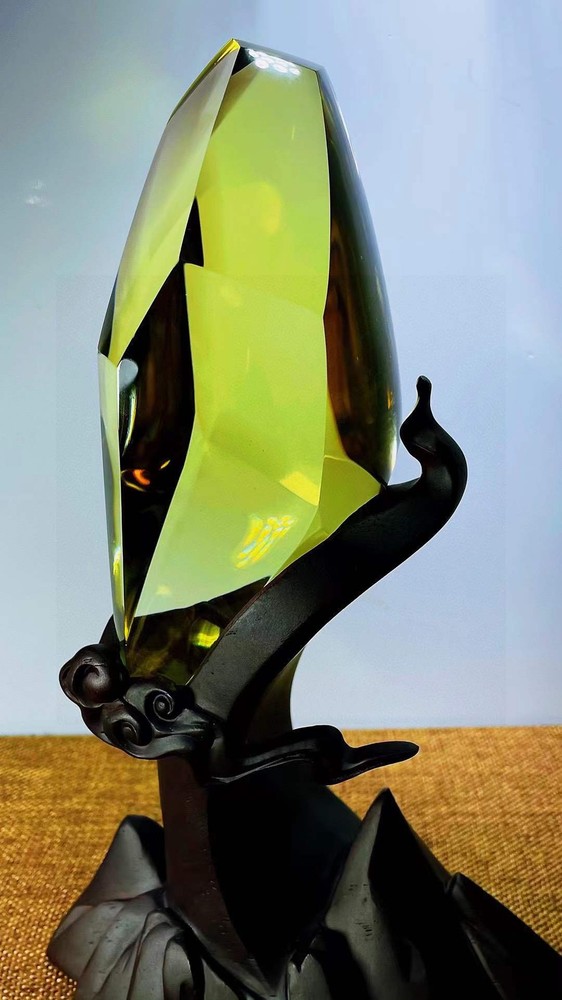 822g Rare Natural Citrine Quartz Crystal Specimen with Stand for Reiki Healing and Home Décor