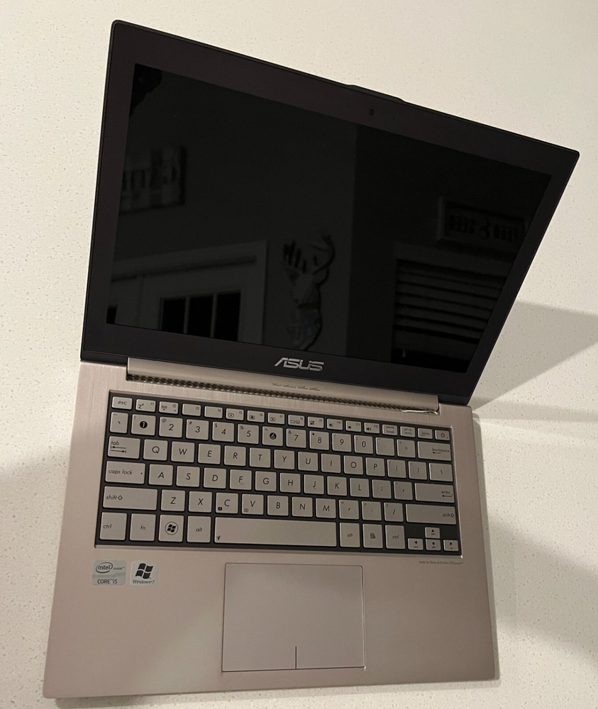 Asus UX31E Notebook, Intel Core i5-2467M @1.60Ghz, 4GB RAM (PARTS)