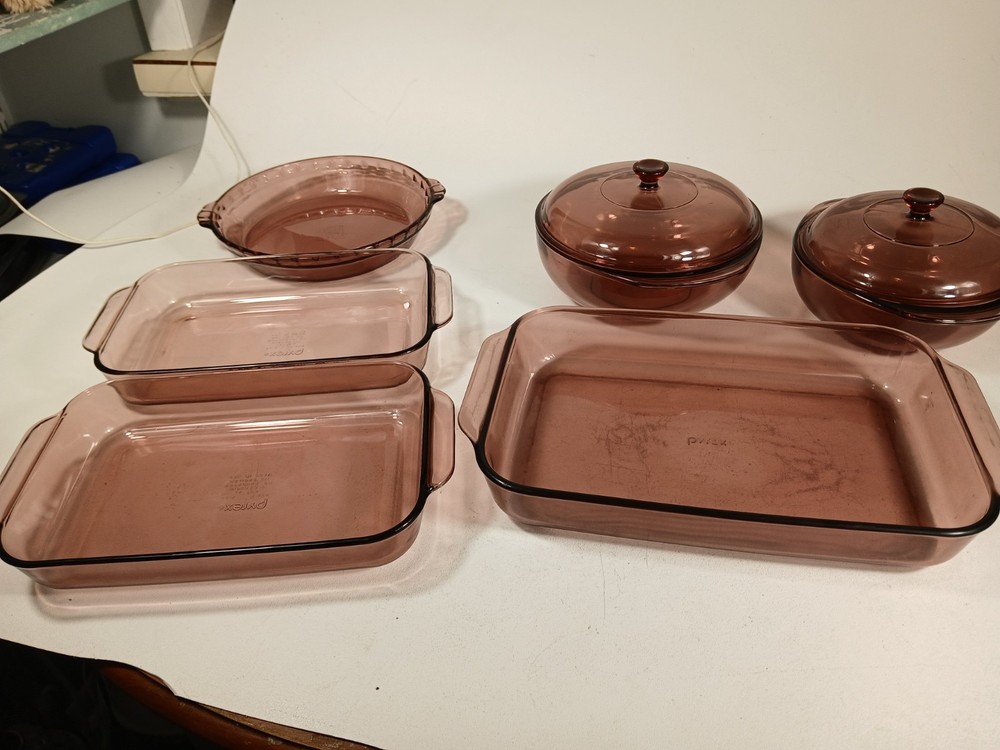 lot 8 piece Pyrex Corning Cranberry 233/232 (2) ,3L/2L  pans, 2L/1.5L bowl, pie