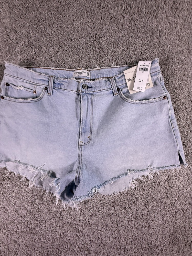 NWT Abercrombie & Fitch Women’s Jean Shorts Size 18 34 Inch Waist Blue