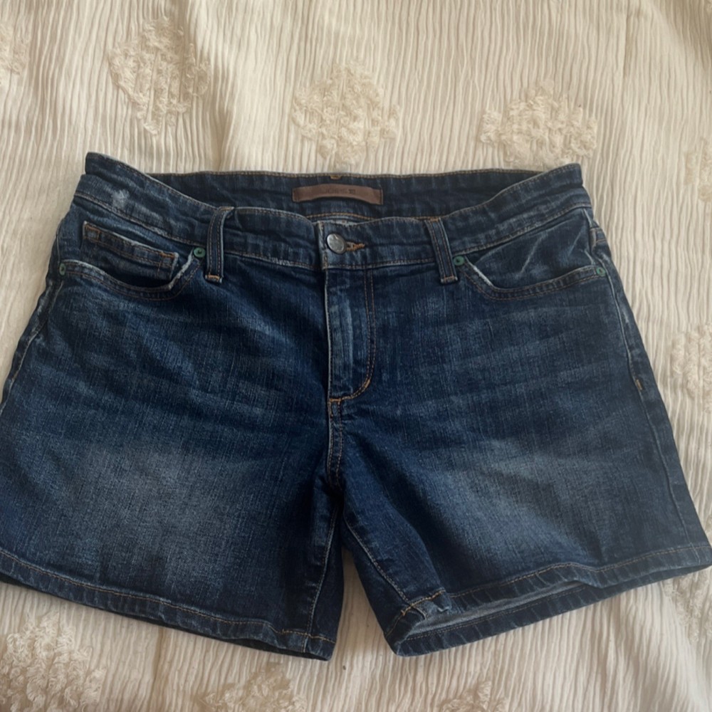 Women's Blue Denim Shorts Medium Wash 5-Pocket Button Closure Casual Classic