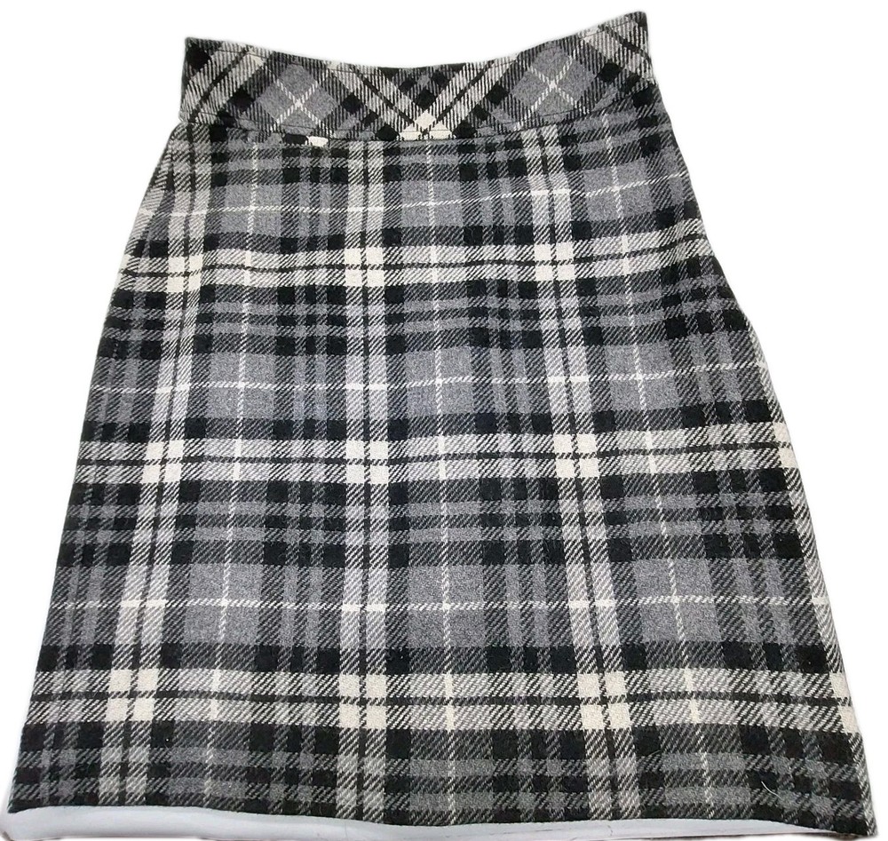 L.L. Bean Women's Favorite Fit Wool Skirt with Back Vent in Black White Plaid Size 8