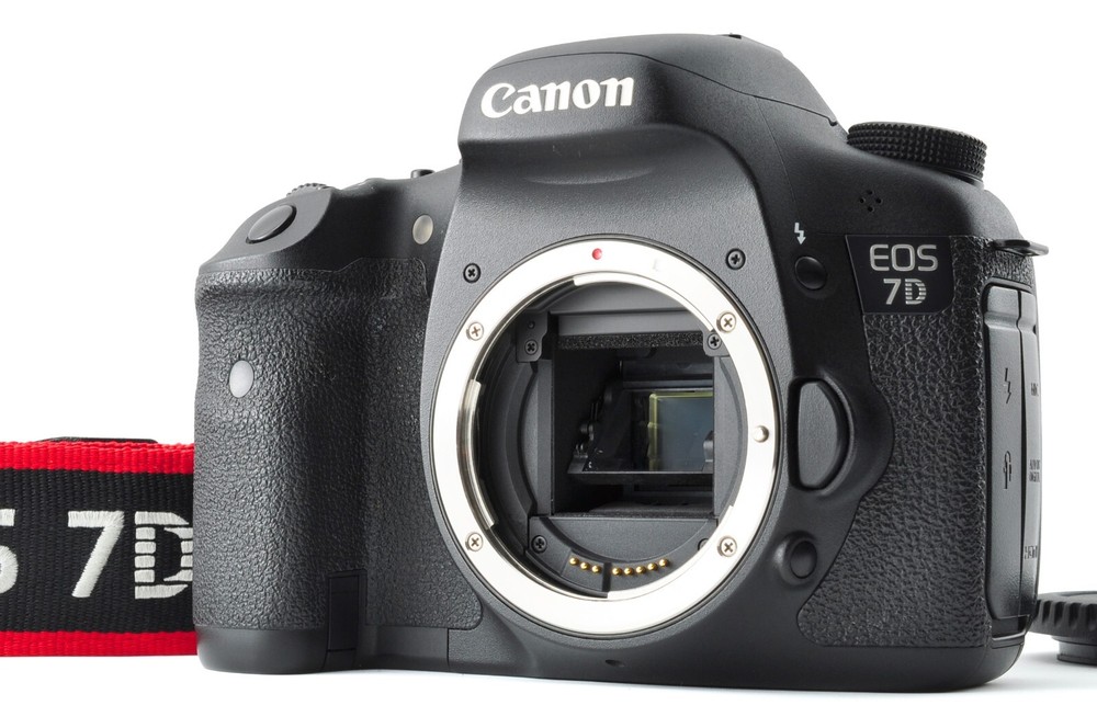 Canon EOS 7D - 18.0MP Digital SLR Camera Black Body Only S/N 0210103263