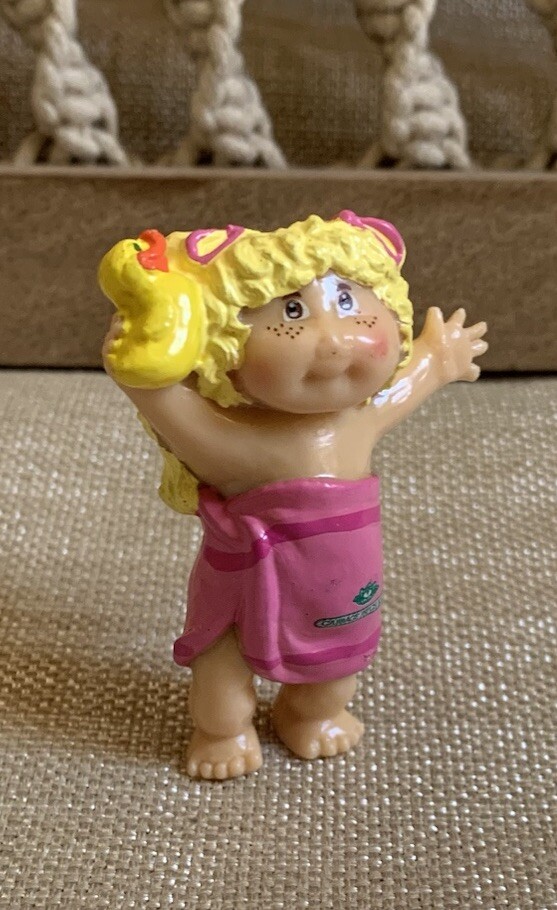 Cabbage Patch Kids PVC Figure Blonde Girl In Pink Bath Towel Brown Eyes & Duck