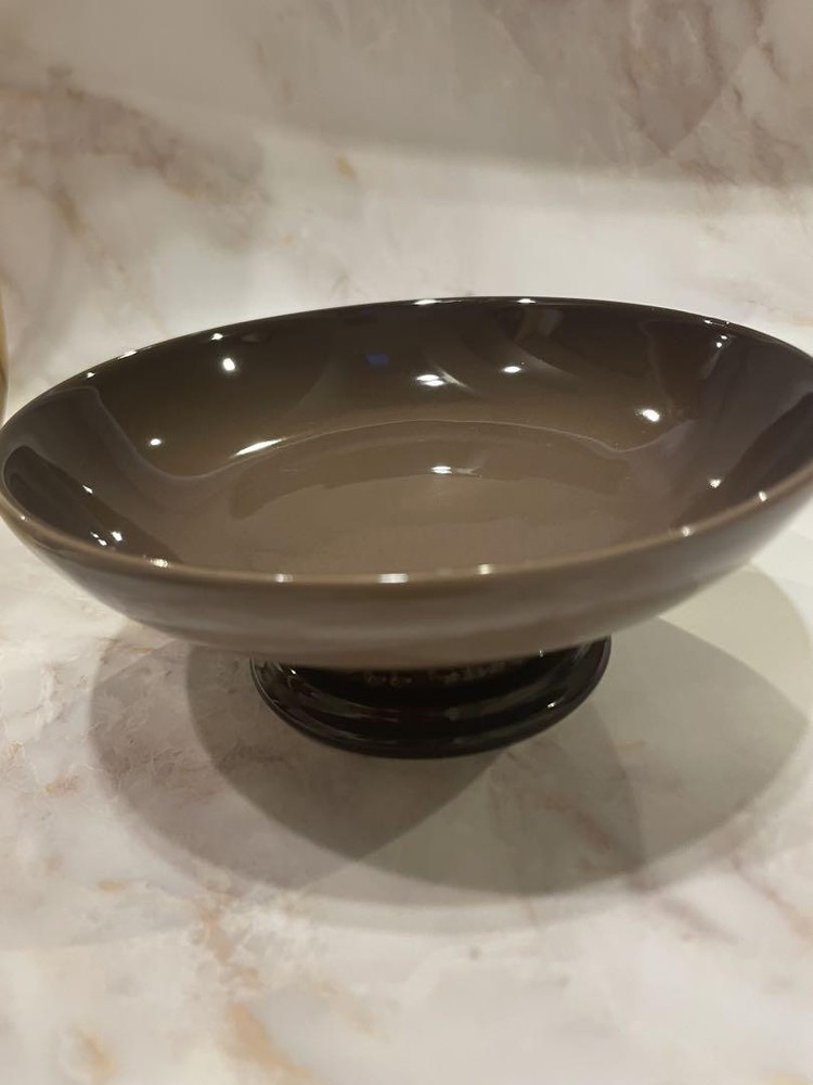 Le Creuset Sepia High Stand Bowl with Elegant Legs