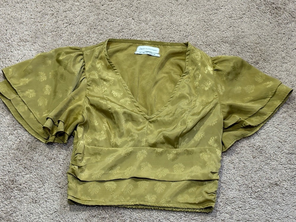 Urban Outfitters Womens Shirt Size Small Green Floral Print Sheen Lightweight