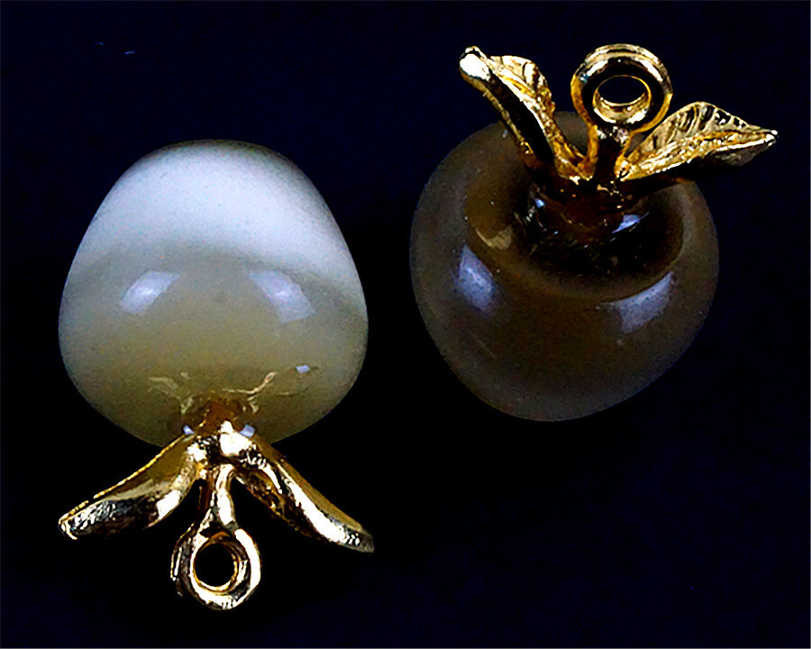 V17901 2pcs 20x13mm Golden Crystal Quartz Carved Apple Pendant Bead